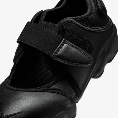 NIKE | AIR RIFT { BLACK/BLACK