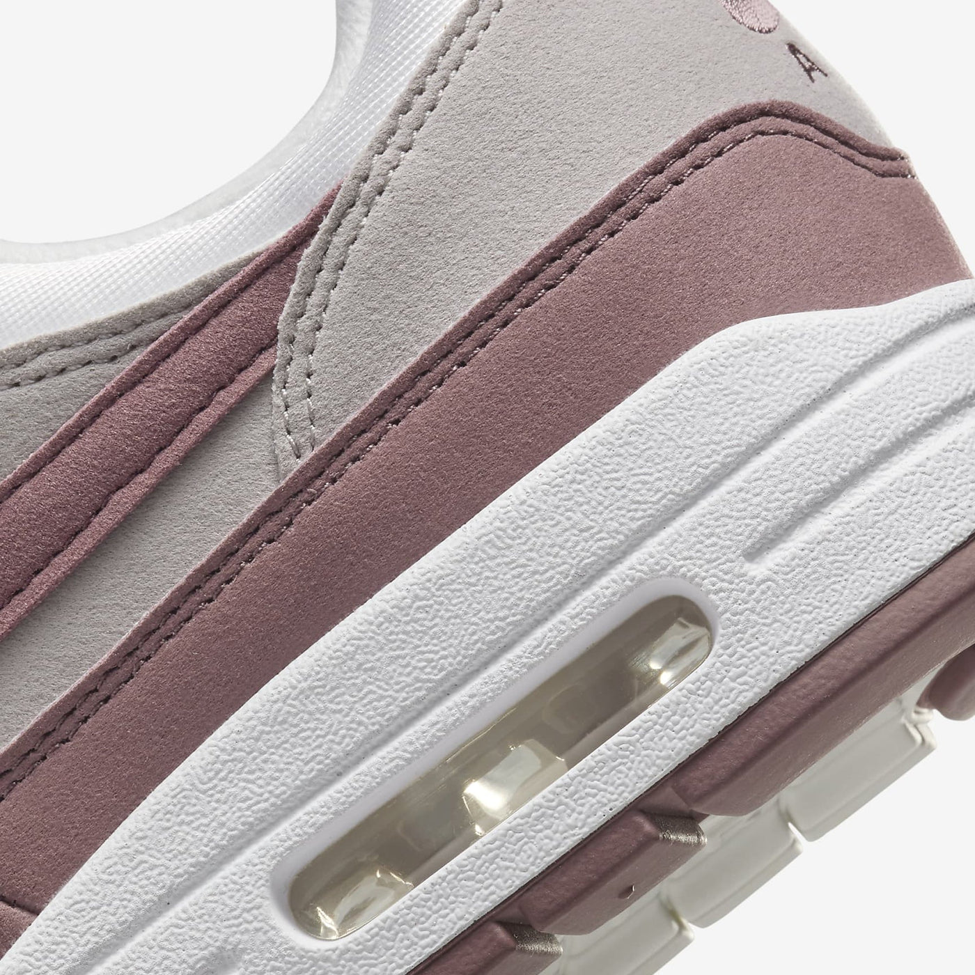 Nike | AIR MAX 1  { SUMMIT WHITE/SMOKEY MAUVE-LT IRON ORE