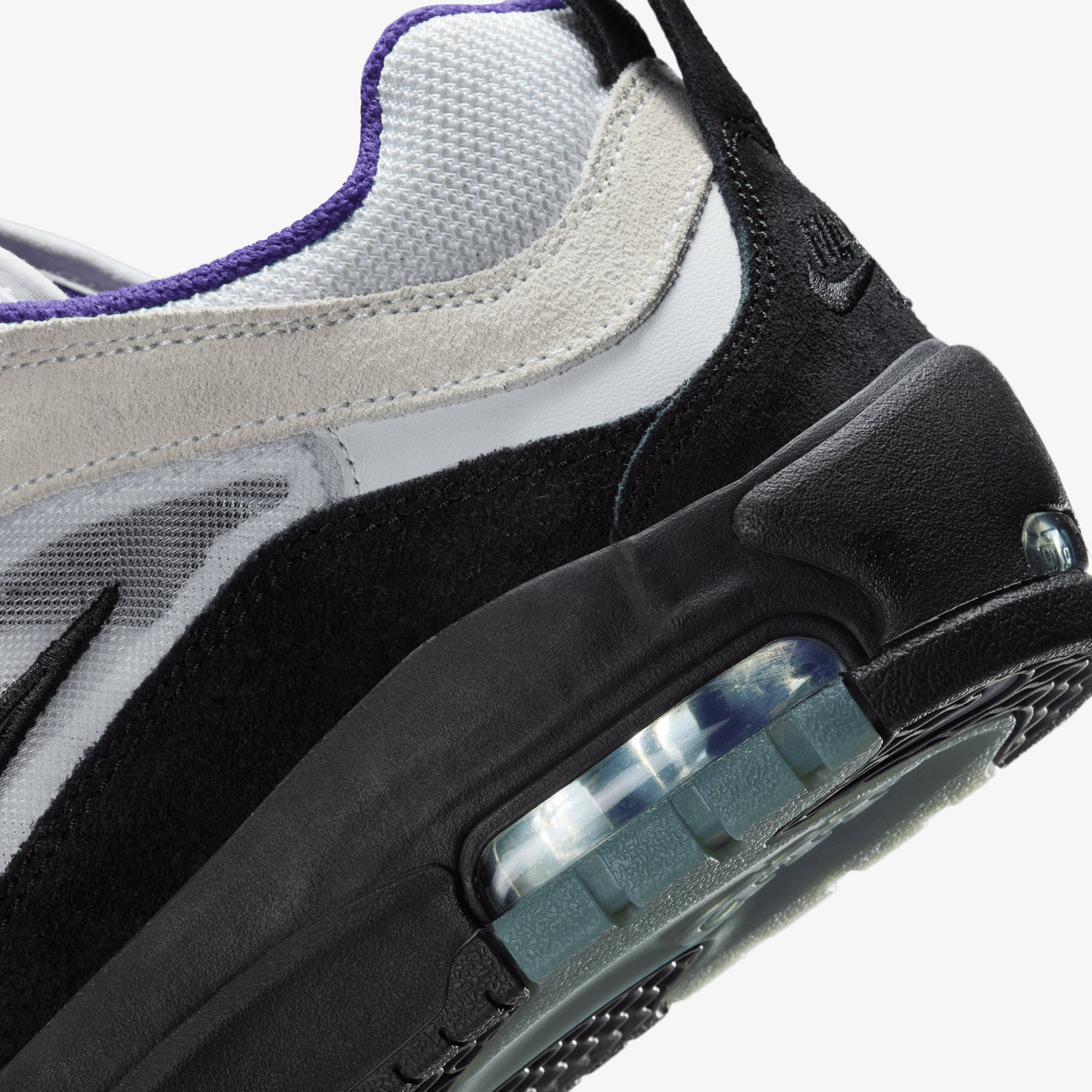Nike | AIR MAX ISHOD { WHITE/BLACK-COURT PURPLE-BLACK