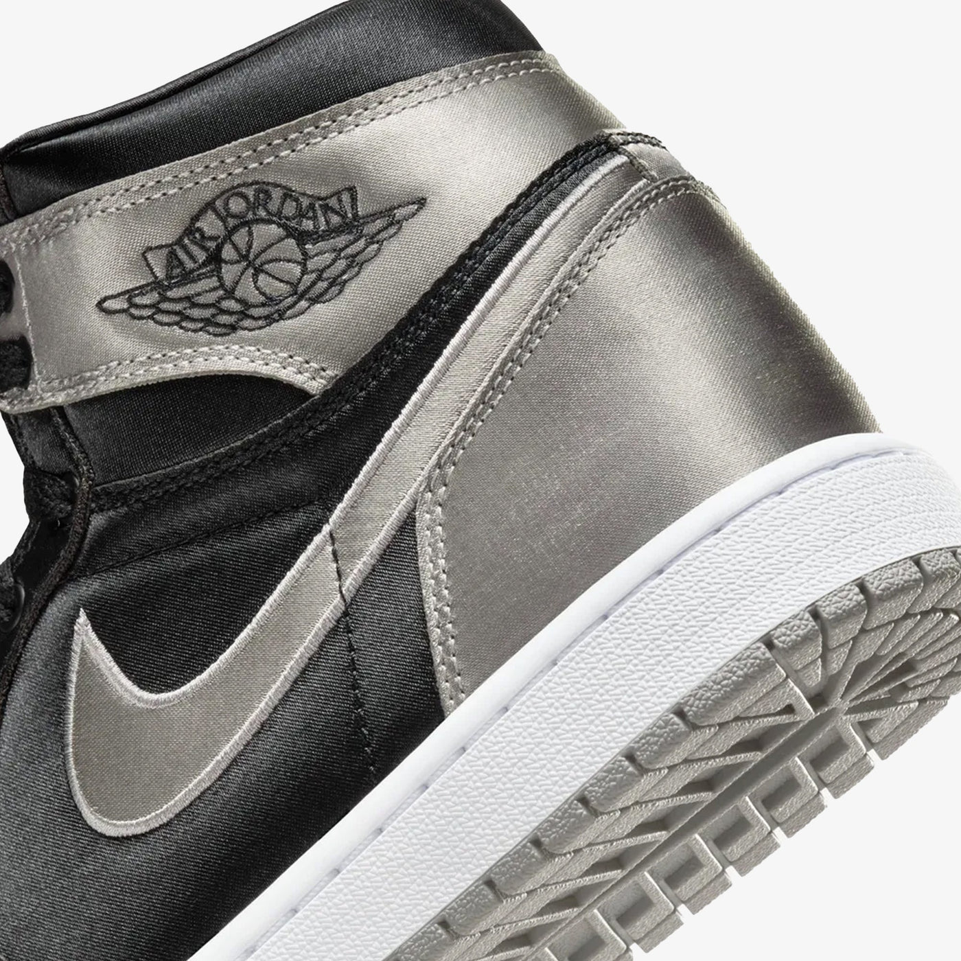 Jordan | AIR JORDAN 1 RETRO HIGH OG  { BLACK/MEDIUM GREY-WHITE