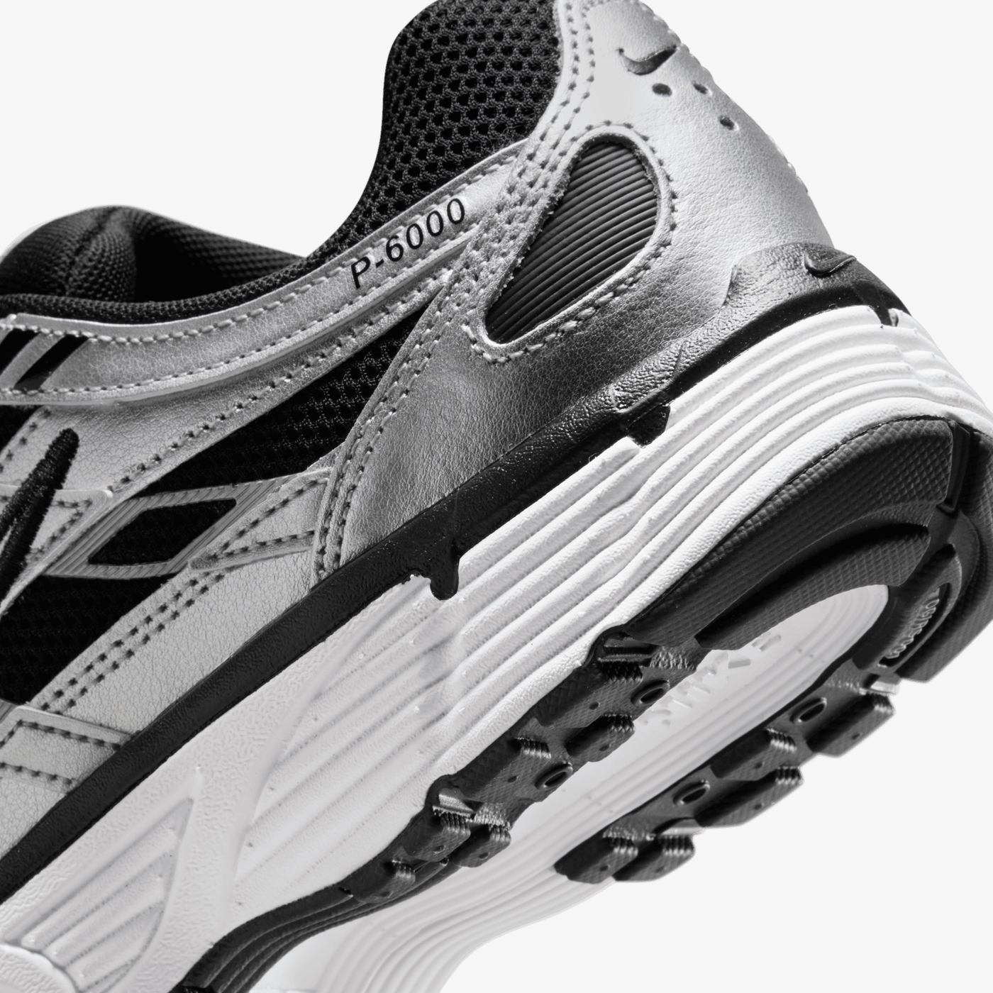 NIKE | P-6000 { METALLIC SILVER/METALLIC SILVER-BLACK