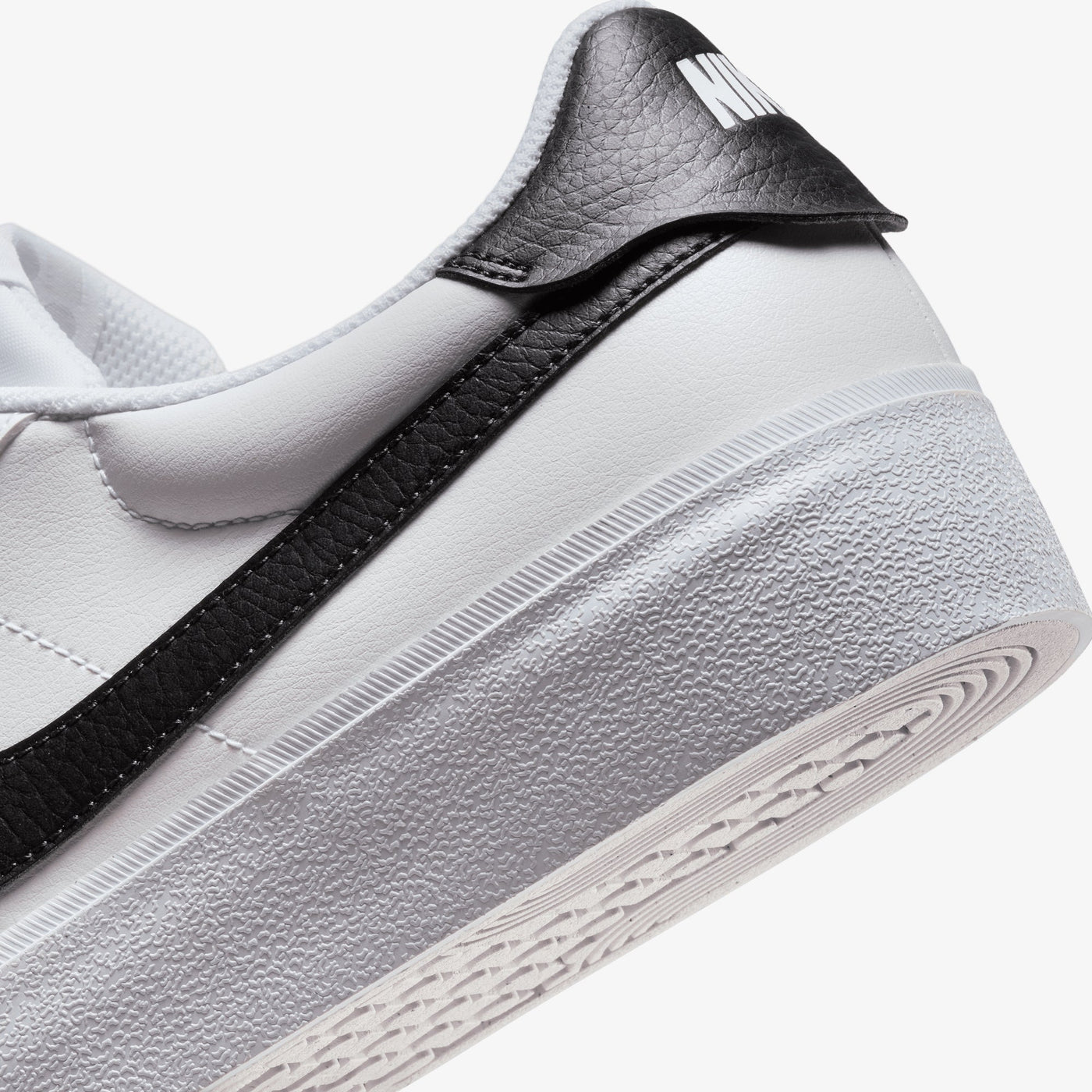 Nike | COURT SHOT { WHITE/BLACK