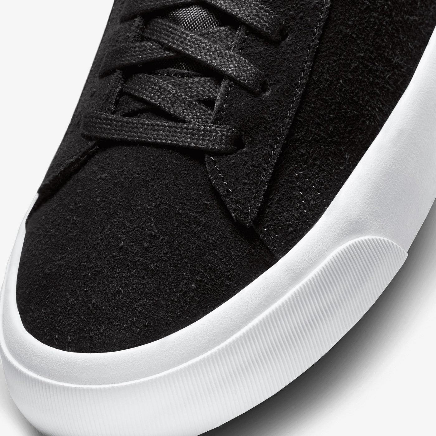 Nike | SB ZOOM BLAZER LOW PRO GT { BLACK/WHITE-BLACK-GUM LIGHT BROWN