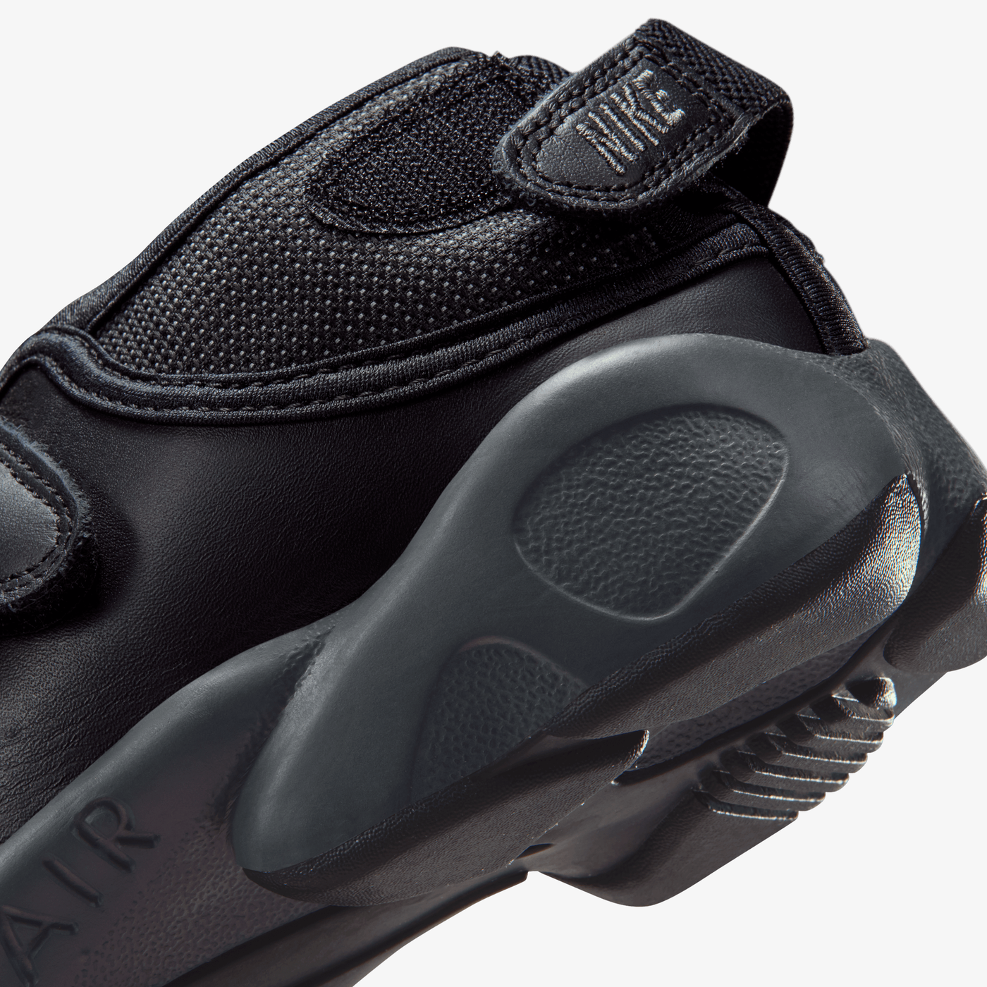 NIKE | AIR RIFT { BLACK/IRON GREY-REFLECT SILVER