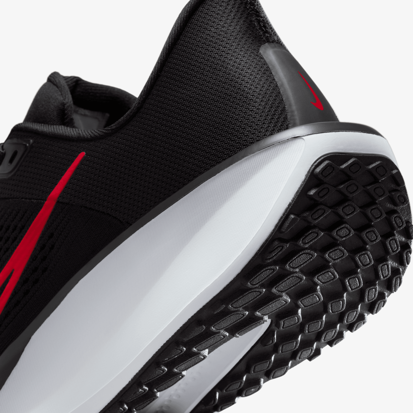 Nike | QUEST 6 { BLACK/UNIVERSITY RED-WHITE