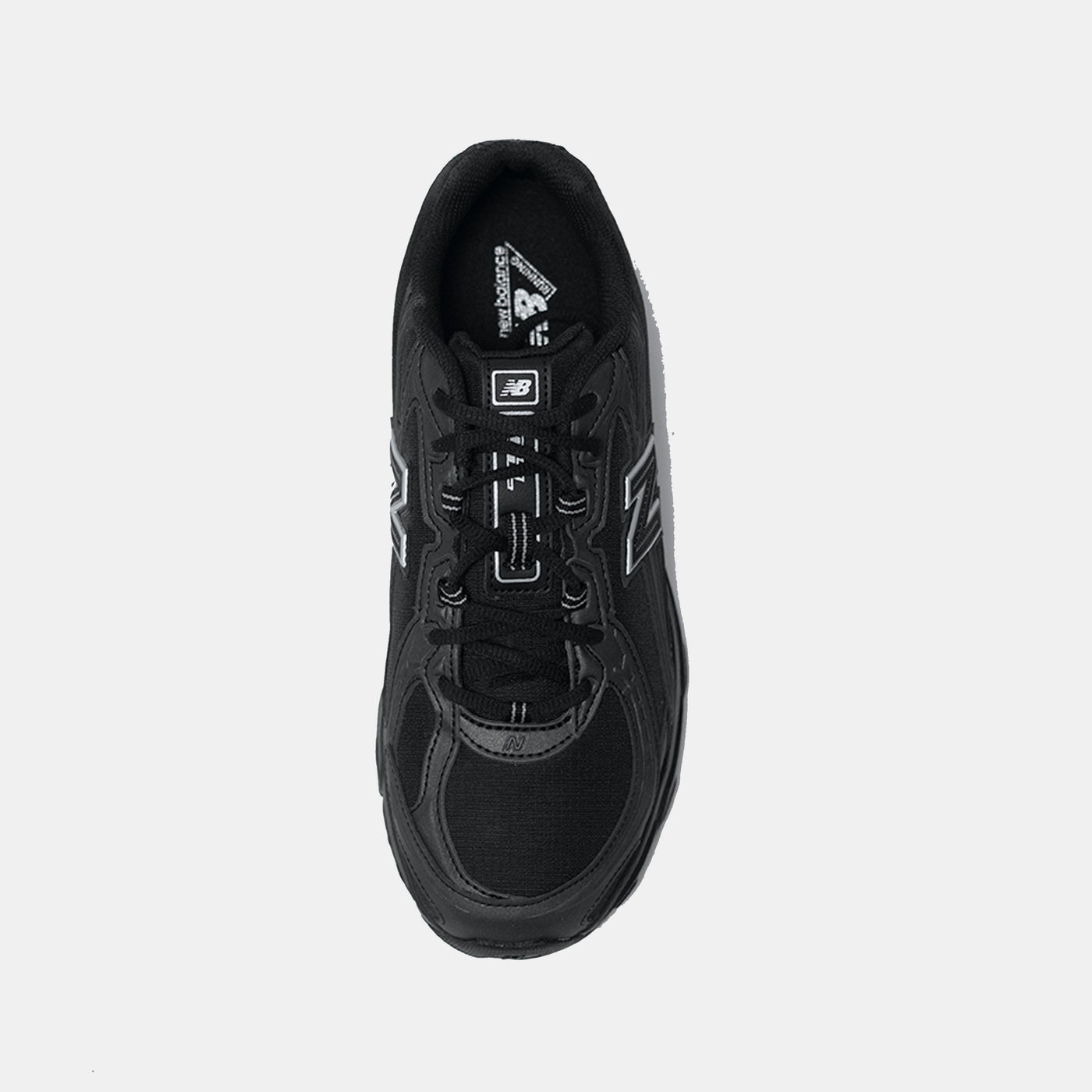 New Balance | 740 { BLACK/BLACK