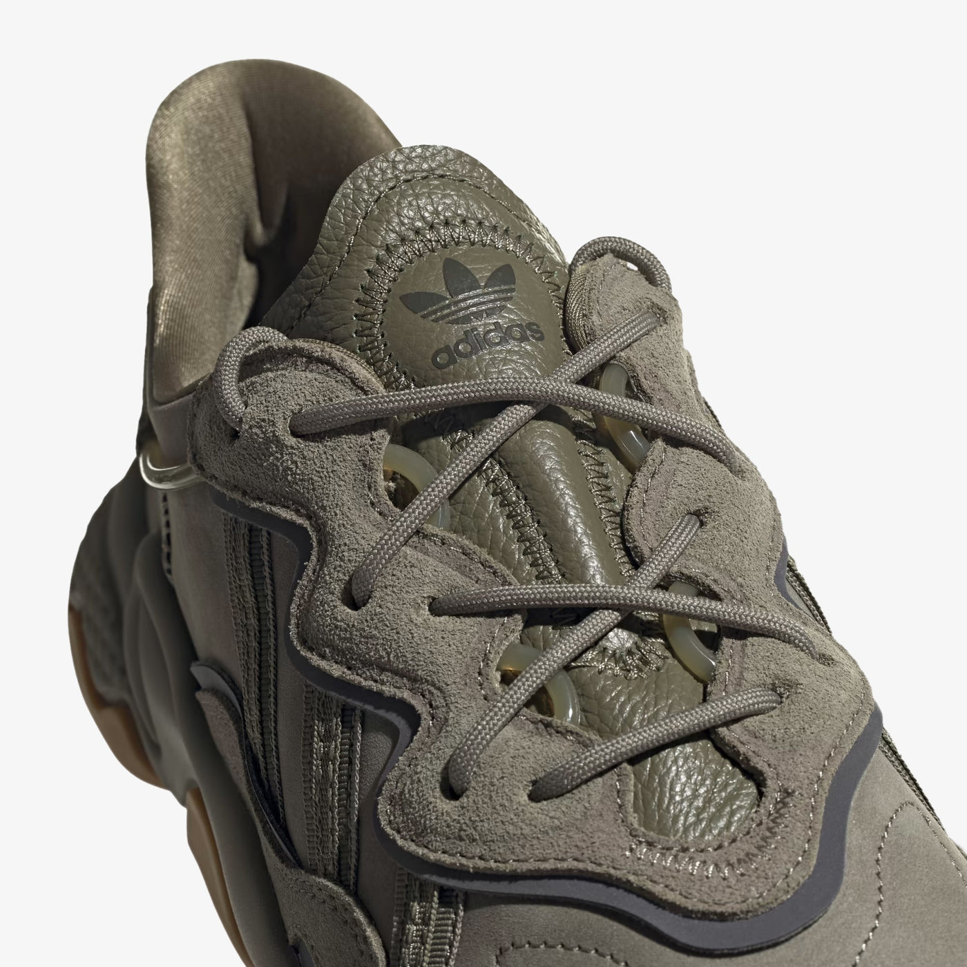 Adidas Originals | OZWEEGO { TRACE CARGO/NIGHT CARGO/ RAW KHAKI