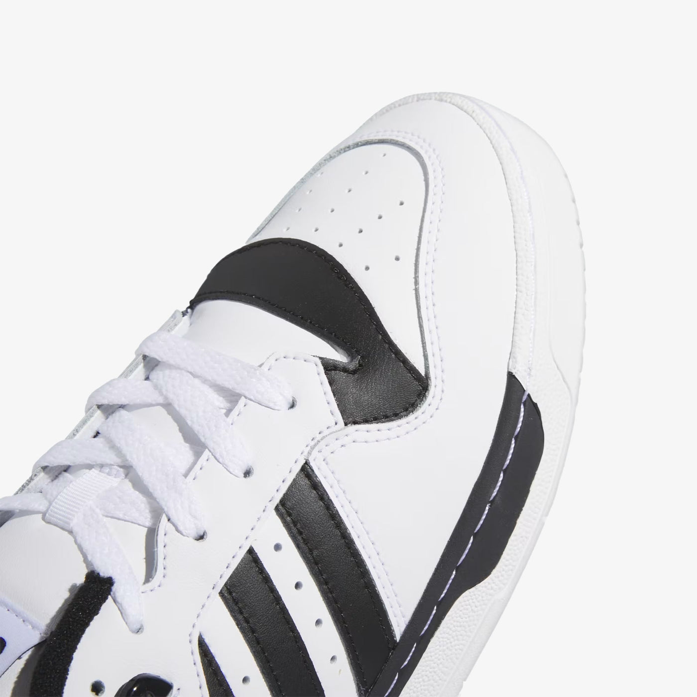 Adidas Originals | RIVALRY LOW { CLOUD WHITE/CORE BLACK