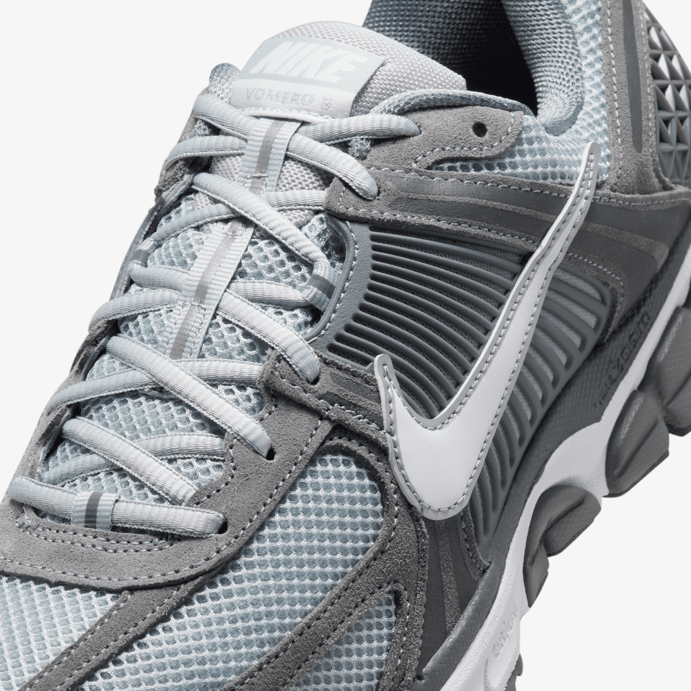 NIKE | ZOOM VOMERO 5 { COOL GREY/WHITE-WOLF GREY