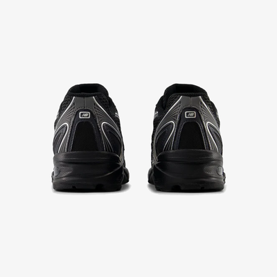 New Balance | 740 { BLACK/SILVER