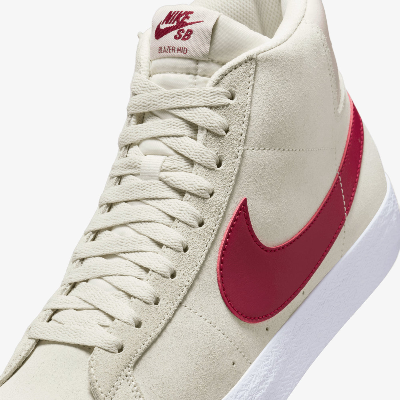 Nike | SB ZOOM BLAZER MID { PALE IVORY/NOBLE RED-SILT RED-WHITE