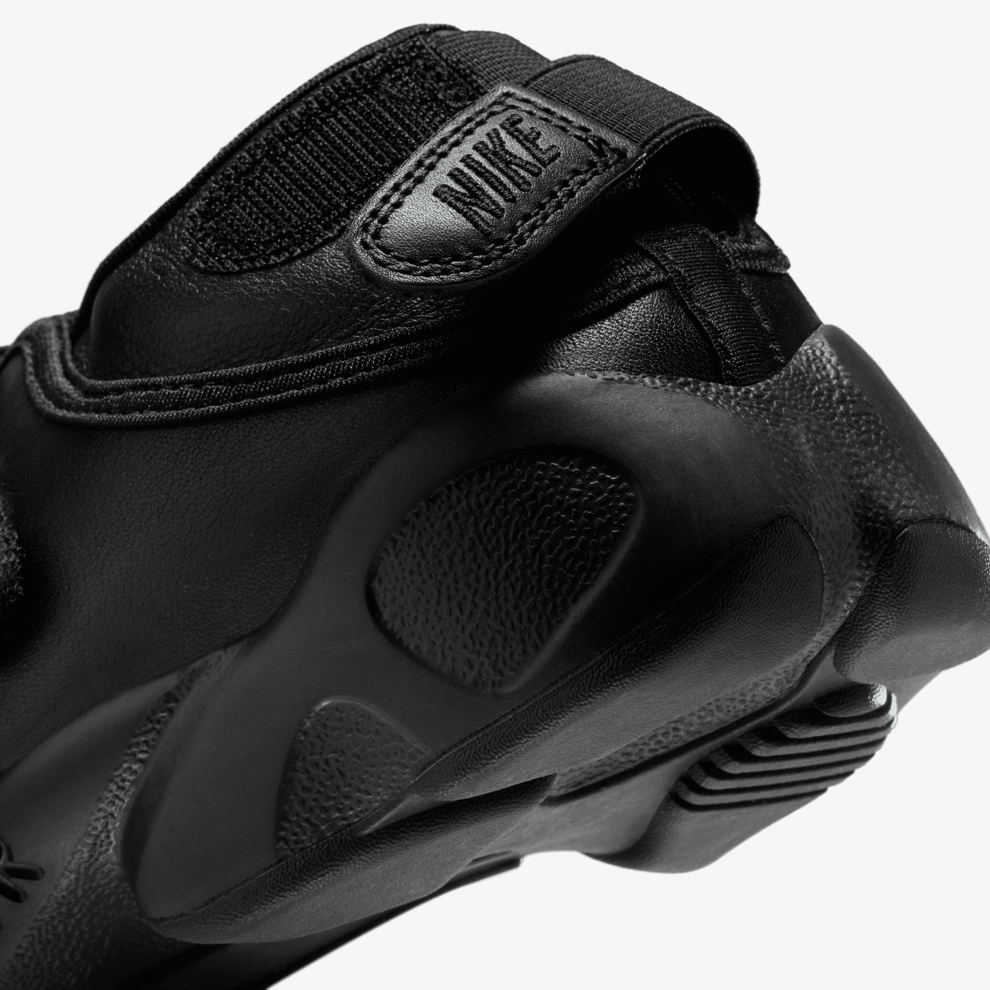 NIKE | AIR RIFT { BLACK/BLACK