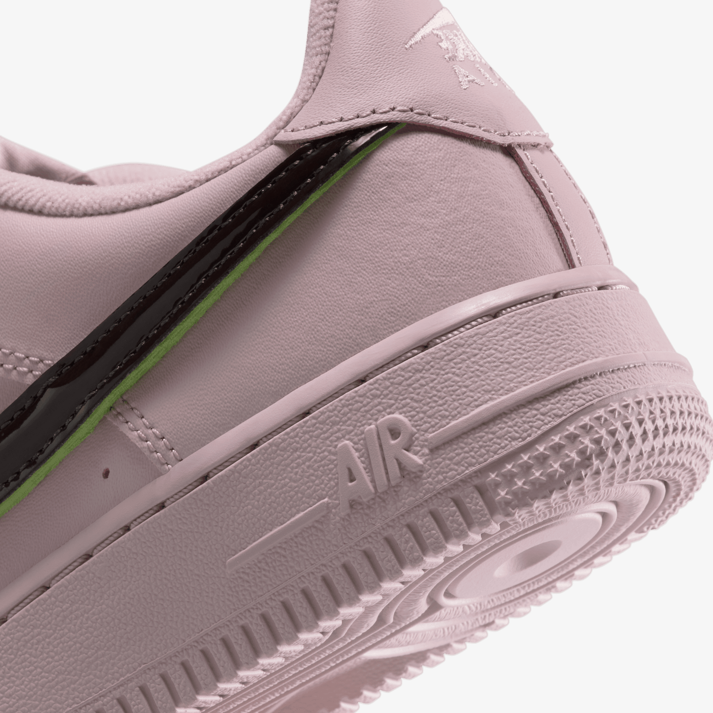 NIKE | AIR FORCE 1 LV8 { PARTICLE ROSE/VELVET BROWN-PARTICLE ROSE