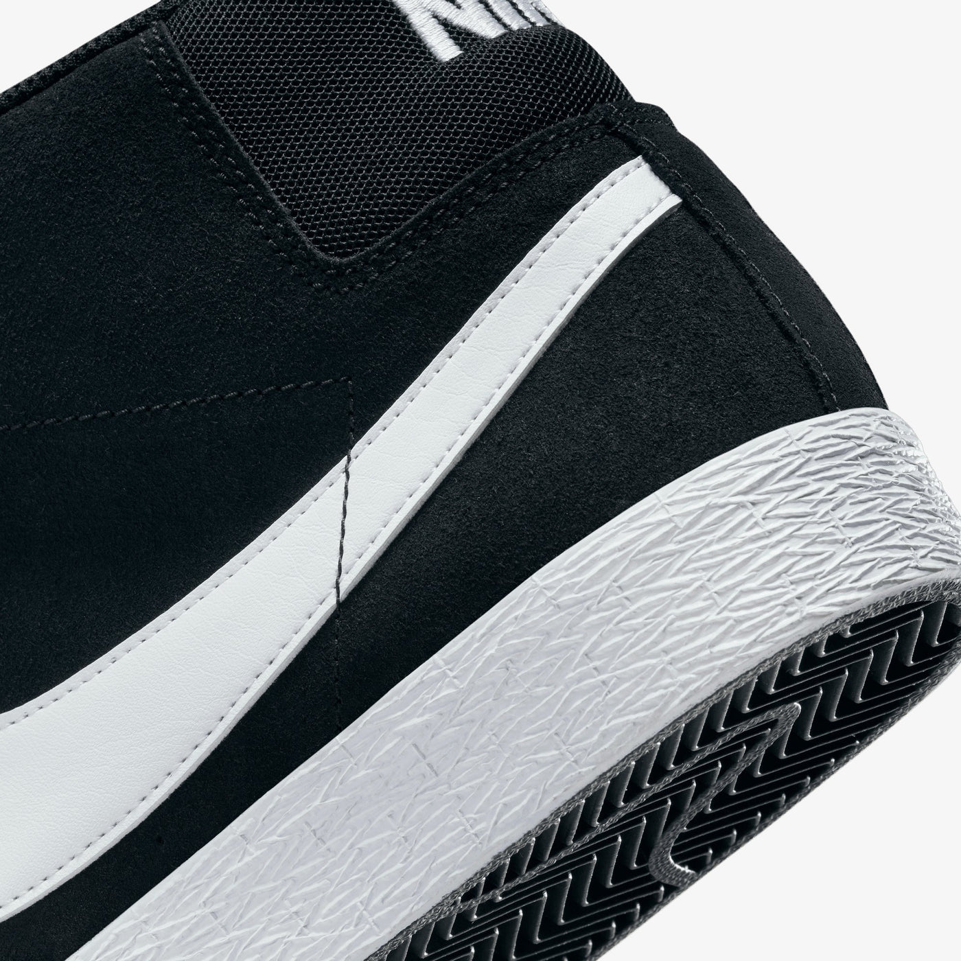 Nike | SB ZOOM BLAZER MID { BLACK/WHITE-WHITE-WHITE