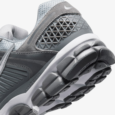 NIKE | ZOOM VOMERO 5 { COOL GREY/WHITE-WOLF GREY