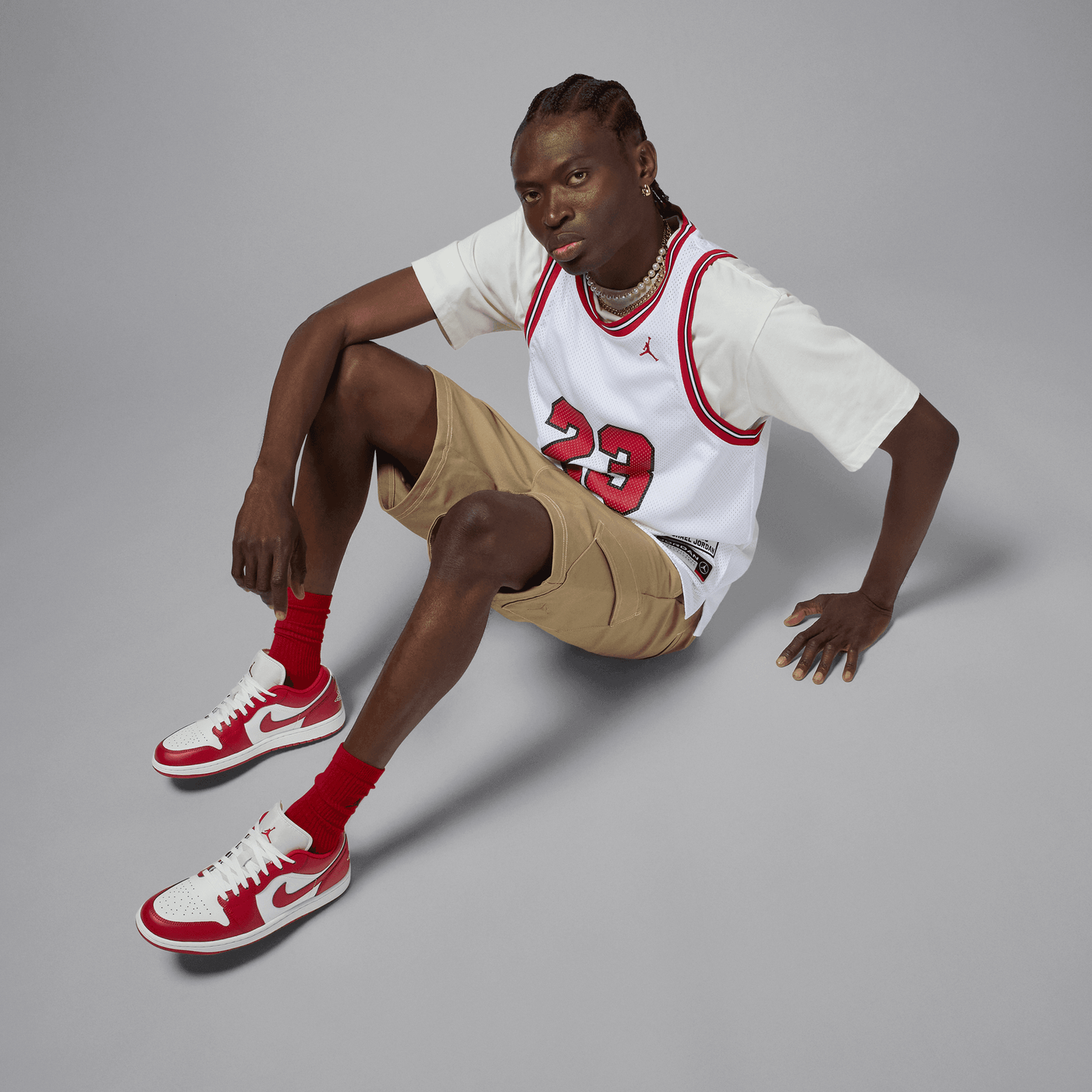 JORDAN | AIR JORDAN 1 LOW { SUMMIT WHITE/VARSITY RED-SUMMIT WHITE