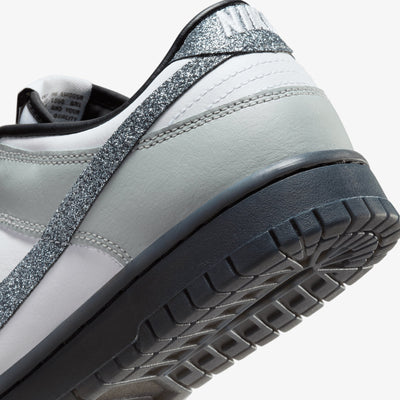 NIKE | DUNK LOW LX { WHITE/MULTI-COLOR-WHITE-LT SMOKE GREY