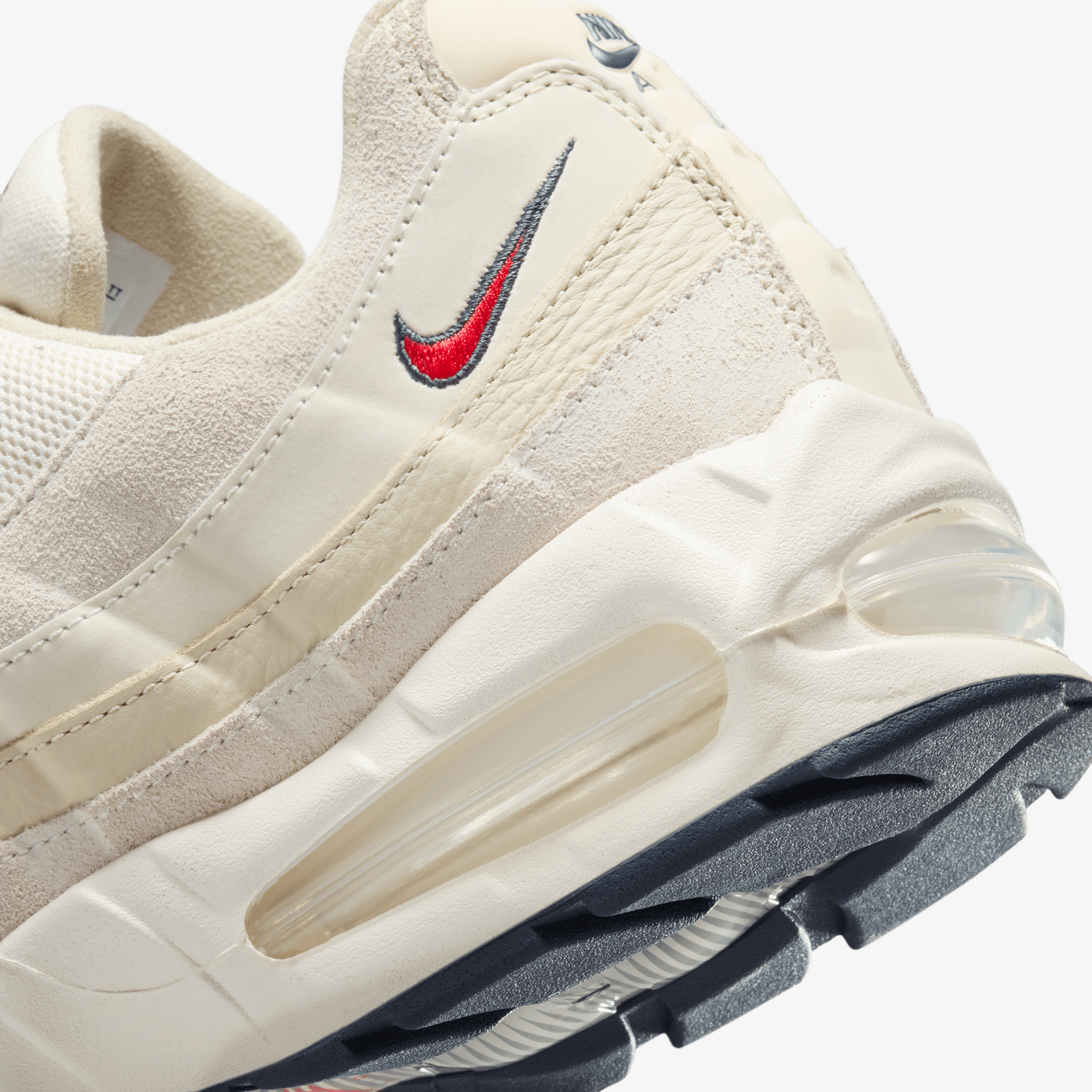 Nike | AIR MAX 95 OG  { PALE IVORY/UNIVERSITY RED-LT KHAKI-SAIL