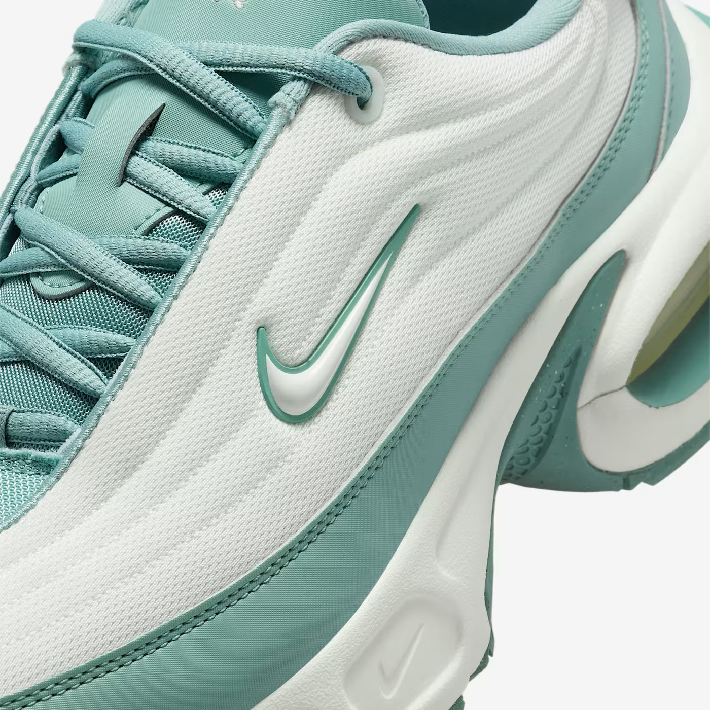 Nike | AIR MAX PORTAL { CANNON/SAIL