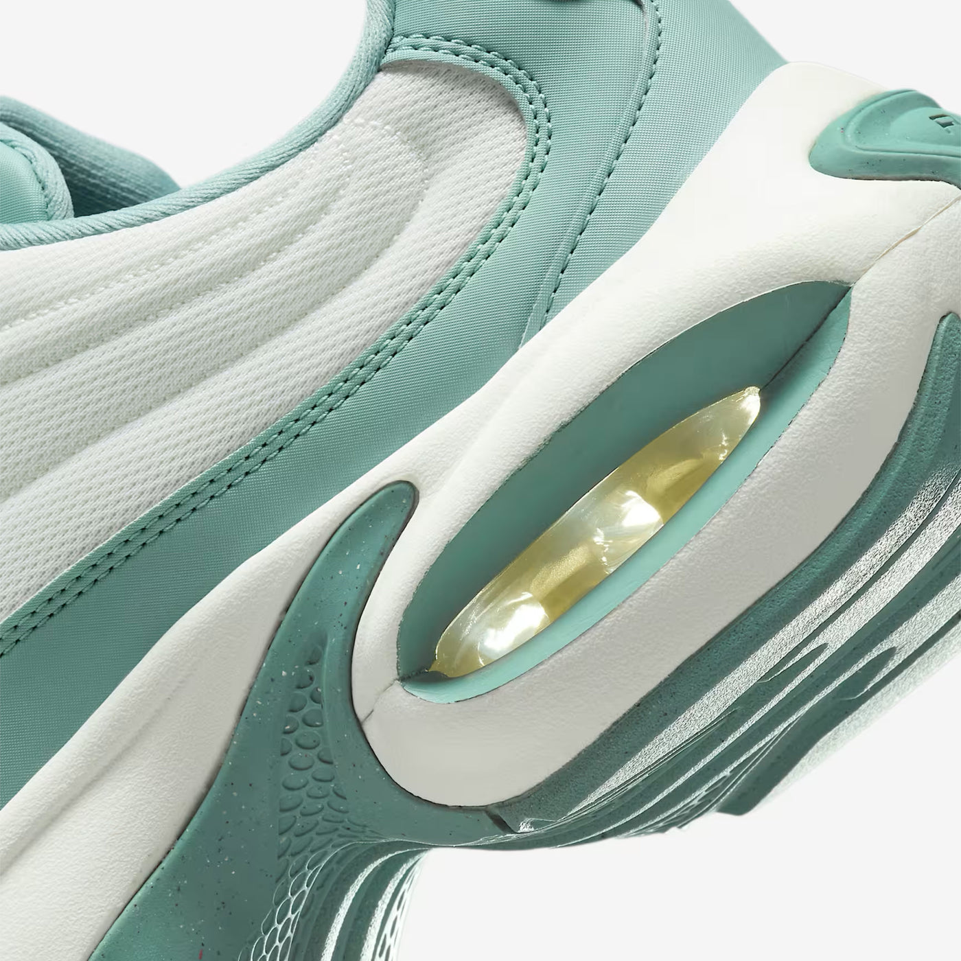 Nike | AIR MAX PORTAL { CANNON/SAIL